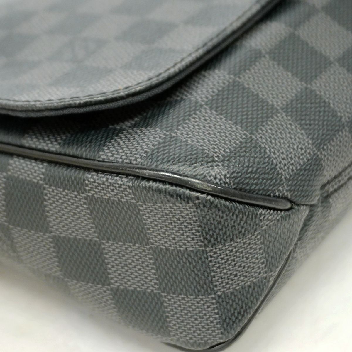 Louis Vuitton Shoulder Bag Damier Graphite District PM Black — view 6