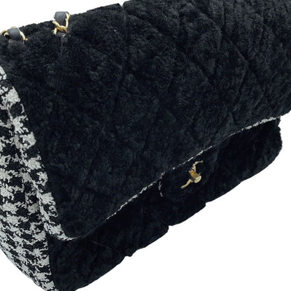 Chanel Chain Shoulder Bag Quilted CC Logo Paris 31 Louis Cambon Shearling Sheep — view 7