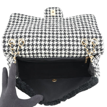 Chanel Chain Shoulder Bag Quilted CC Logo Paris 31 Louis Cambon Shearling Sheep — view 5