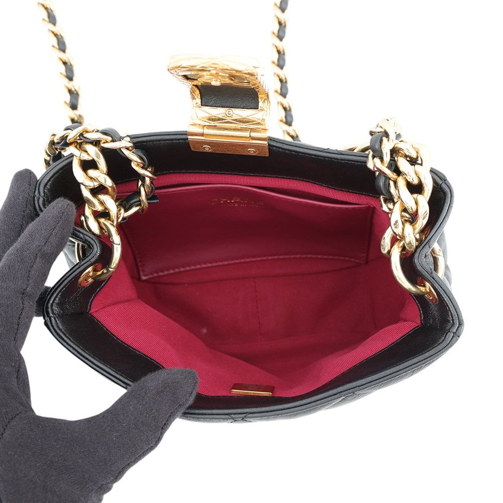 Chanel Chain Shoulder Bag Quilted CC Logo Lambskin 2-Way Black — view 6