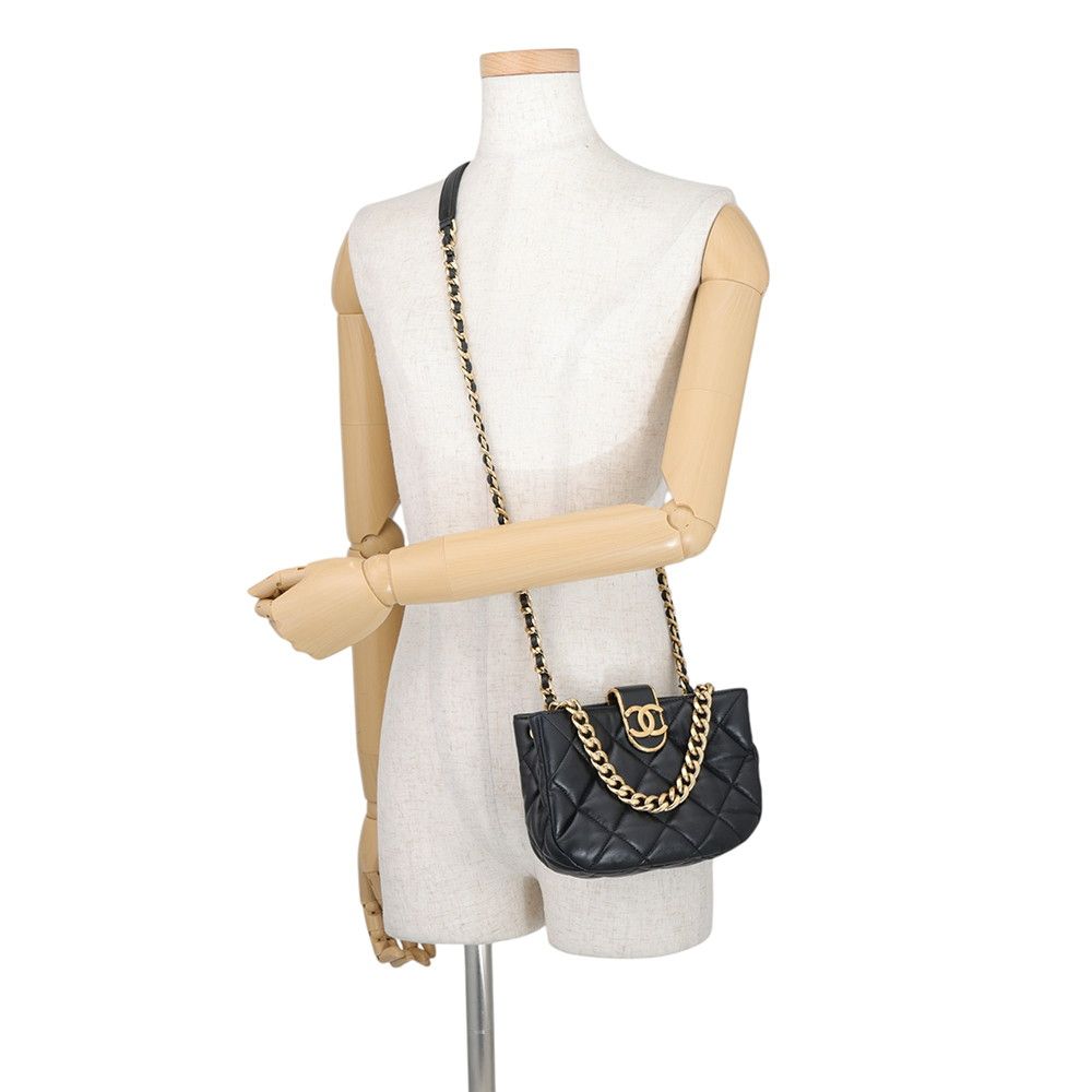 Chanel Chain Shoulder Bag Quilted CC Logo Lambskin 2-Way Black — view 5