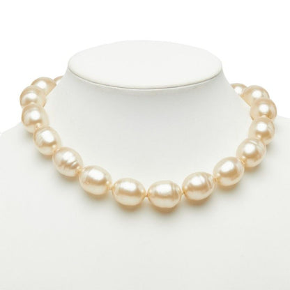 Chanel Toggle Quilted Pattern Vintage Necklace Oval 93A White Gold Faux Pearl — view 5