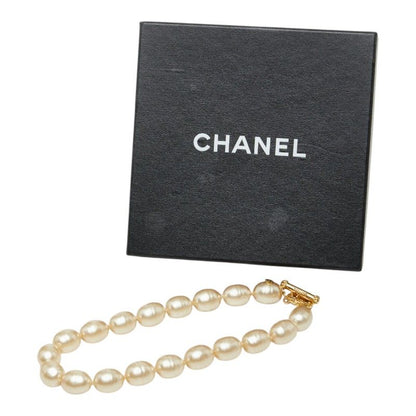 Chanel Toggle Quilted Pattern Vintage Necklace Oval 93A White Gold Faux Pearl — view 6