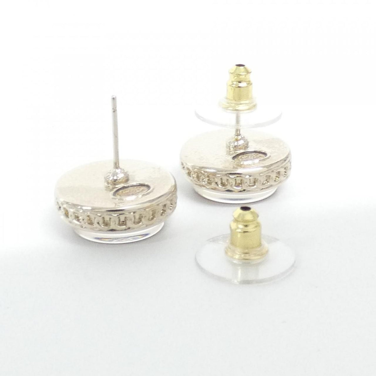 Chanel Earrings Gold — view 3