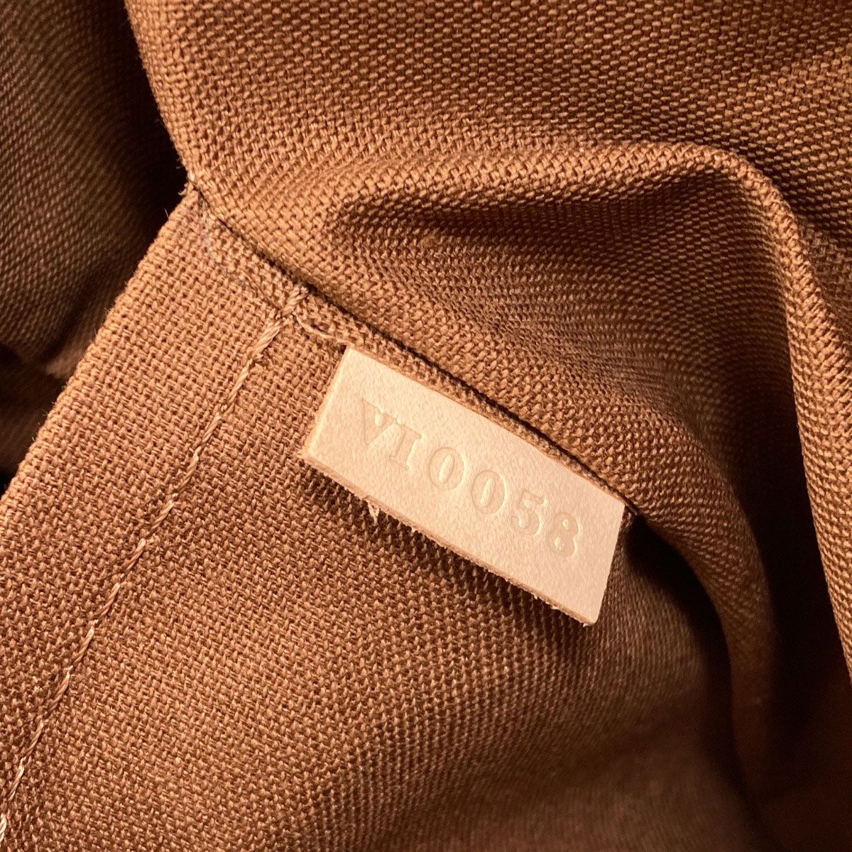 Louis Vuitton Batignolles Handbag Monogram Canvas — view 7