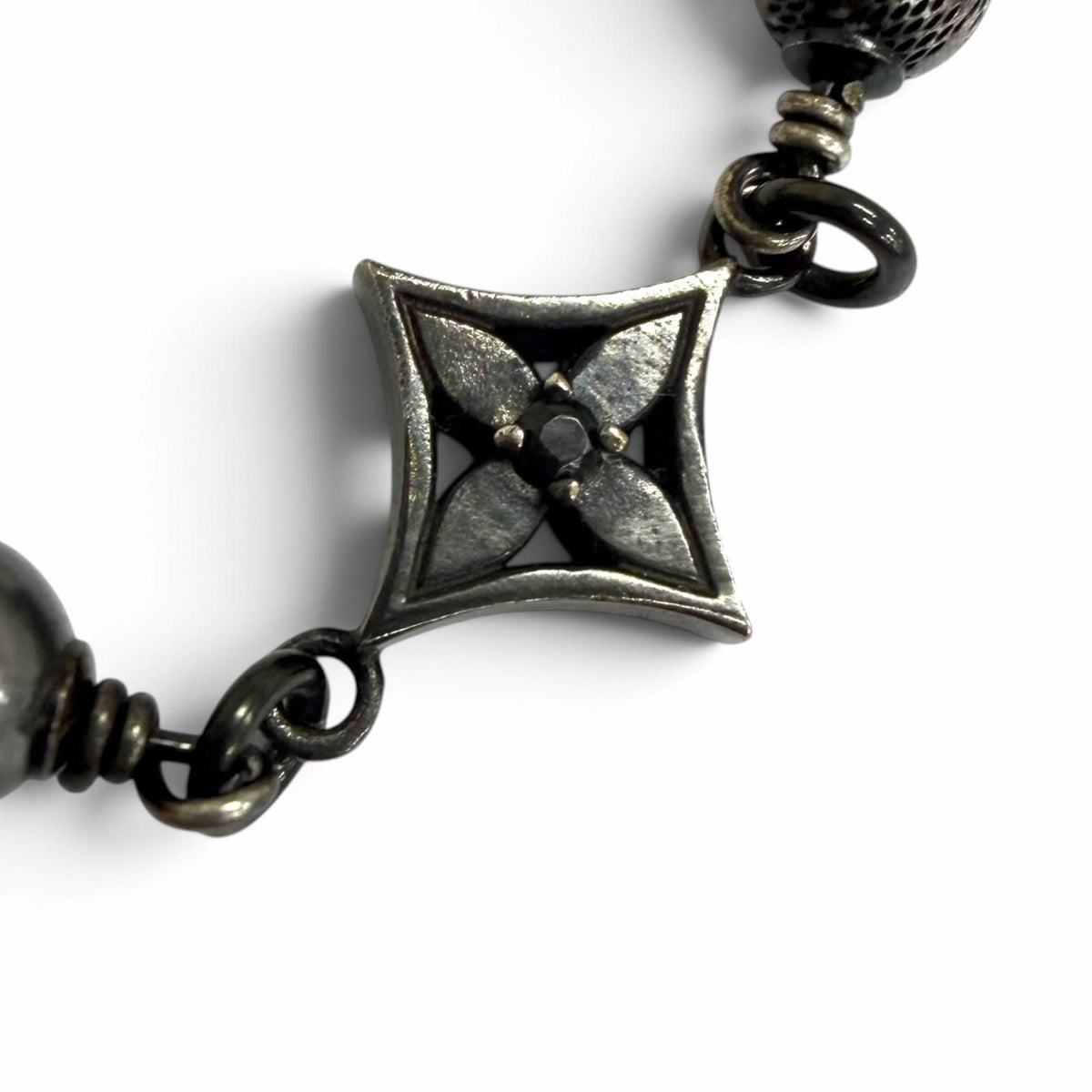 Louis Vuitton LV Pearl Monogram Flower Bracelet Gunmetal — view 5