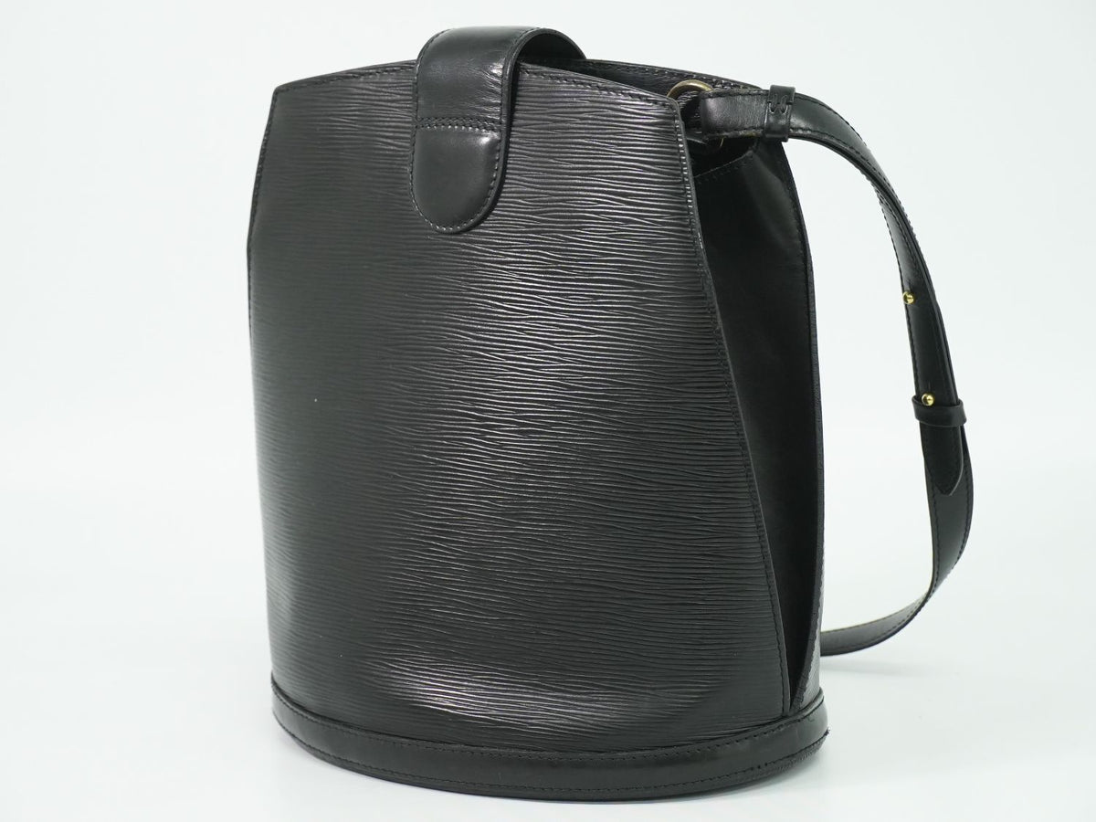 Louis Vuitton LV Cluny Epi Leather Shoulder Bag Noir Black — view 2