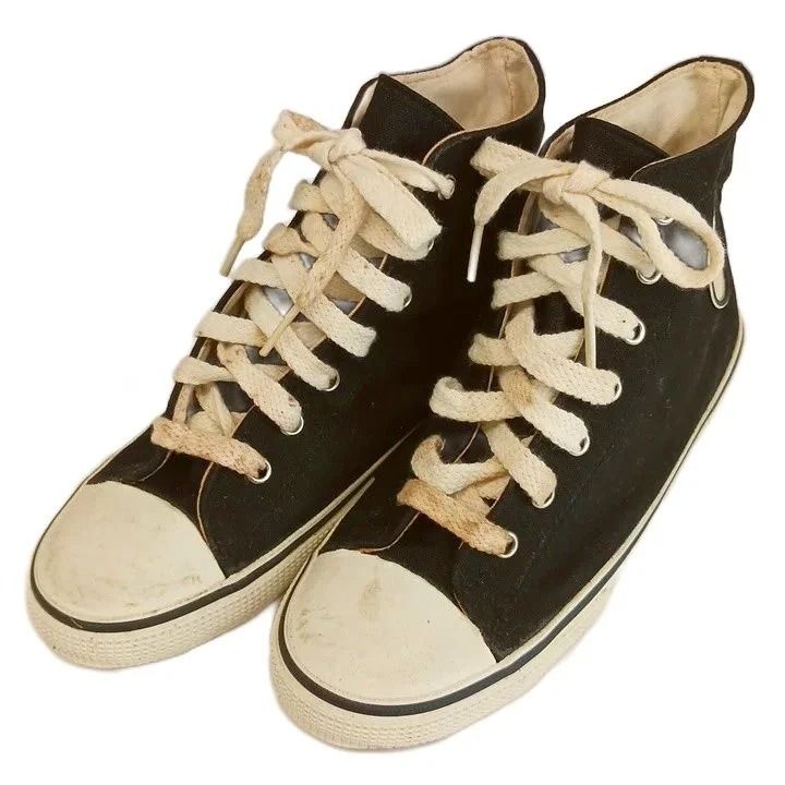 Chanel Vintage CC Logo Canvas High-Top Sneakers Black — view 2