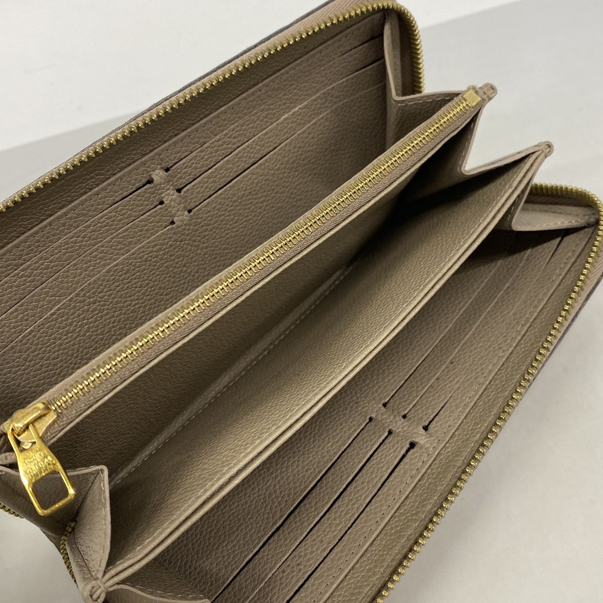 Louis Vuitton Wallet Monogram Empreinte Zippy Tourterelle — view 3