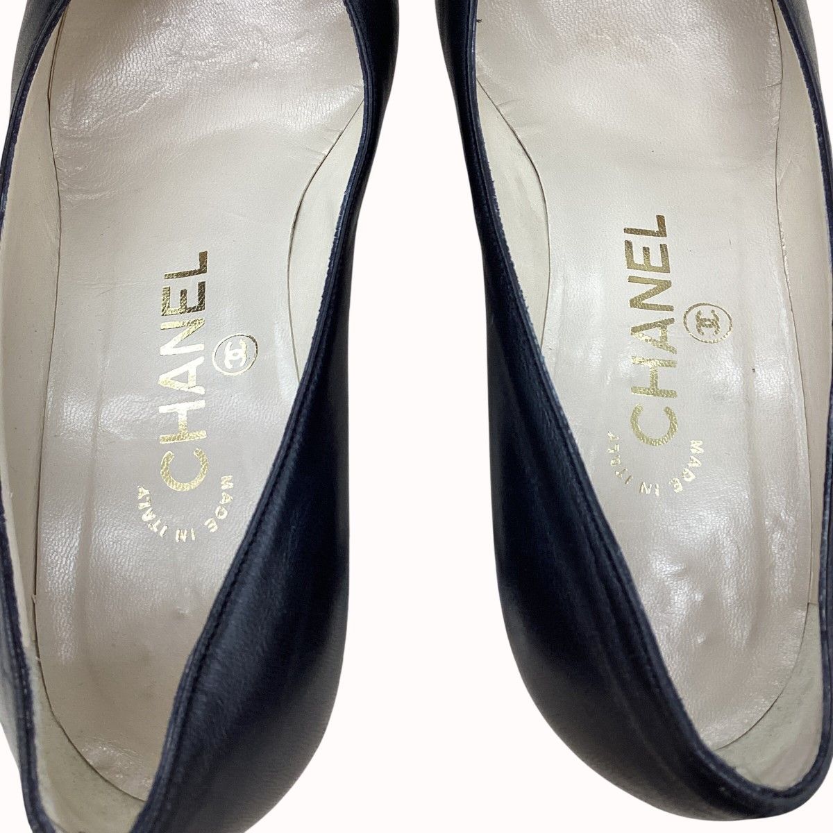 Chanel Pumps CC Logo Leather Black Heels — view 7