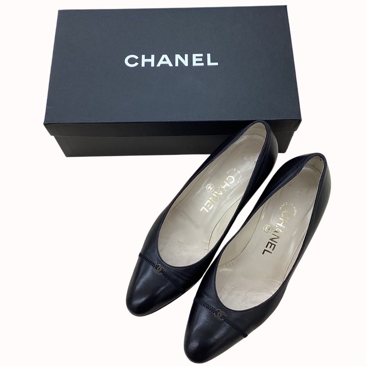 Chanel Pumps CC Logo Leather Black Heels