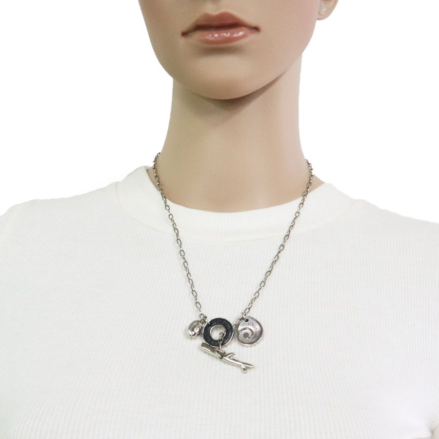 Louis Vuitton Necklace Sand Charm — view 8