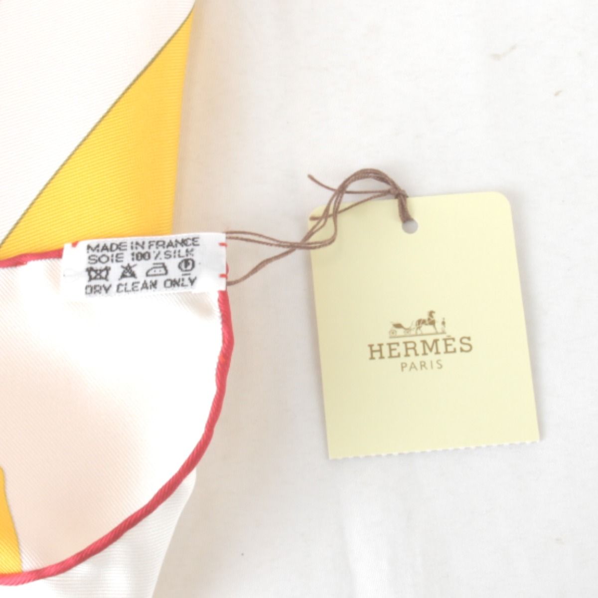 Hermes Carre 90 en Duo Par Scarf Silk Red Yellow White — view 7