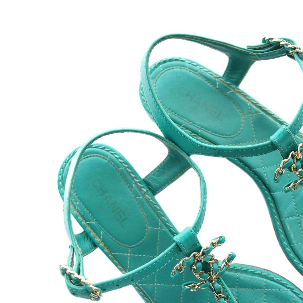 Chanel Thong Sandals CC Logo Chain Leather Green — view 4