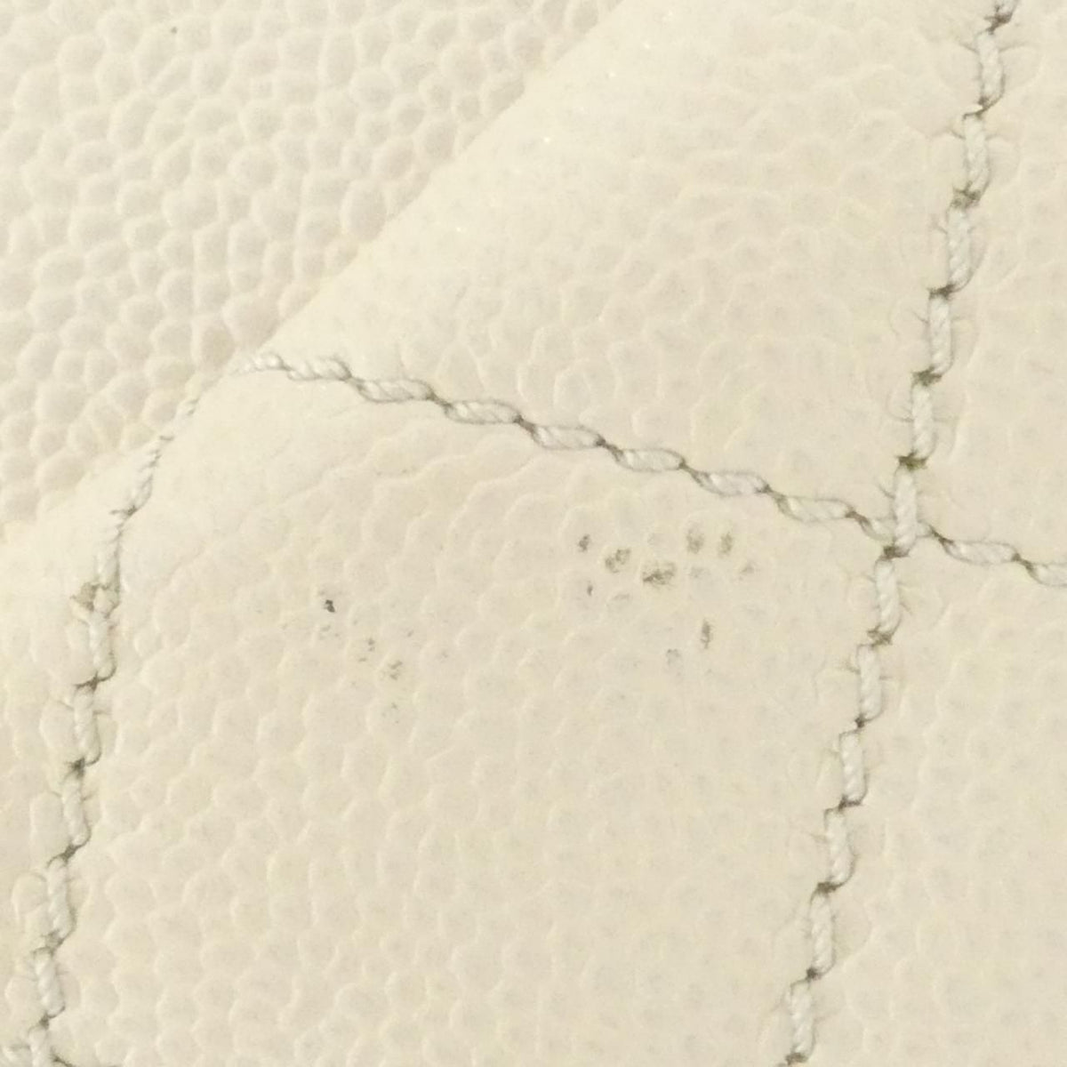 Chanel Shoulder Bag White — view 4