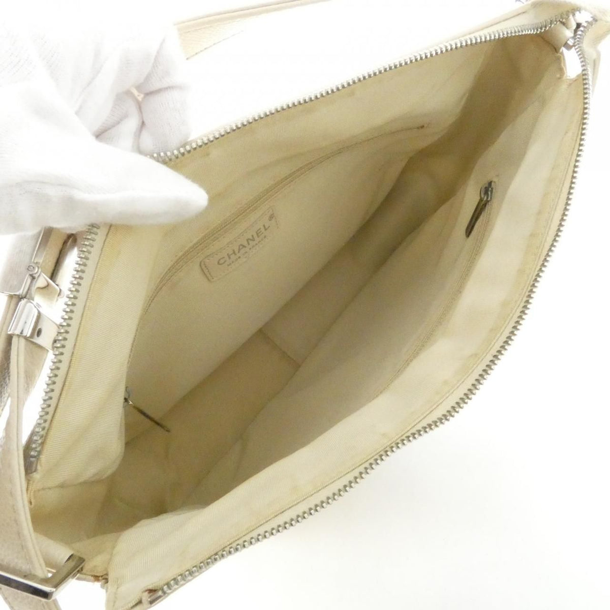 Chanel Shoulder Bag White — view 8