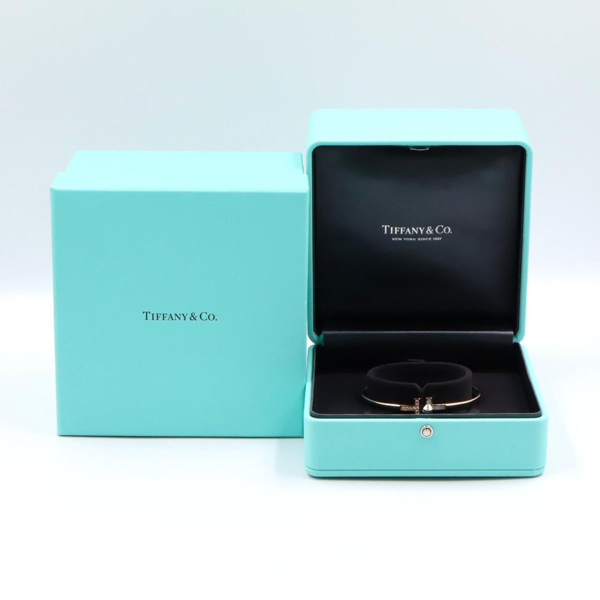Tiffany & Co Bangle T Wire Diamond Shell 18k Pink Gold Bracelet — view 6