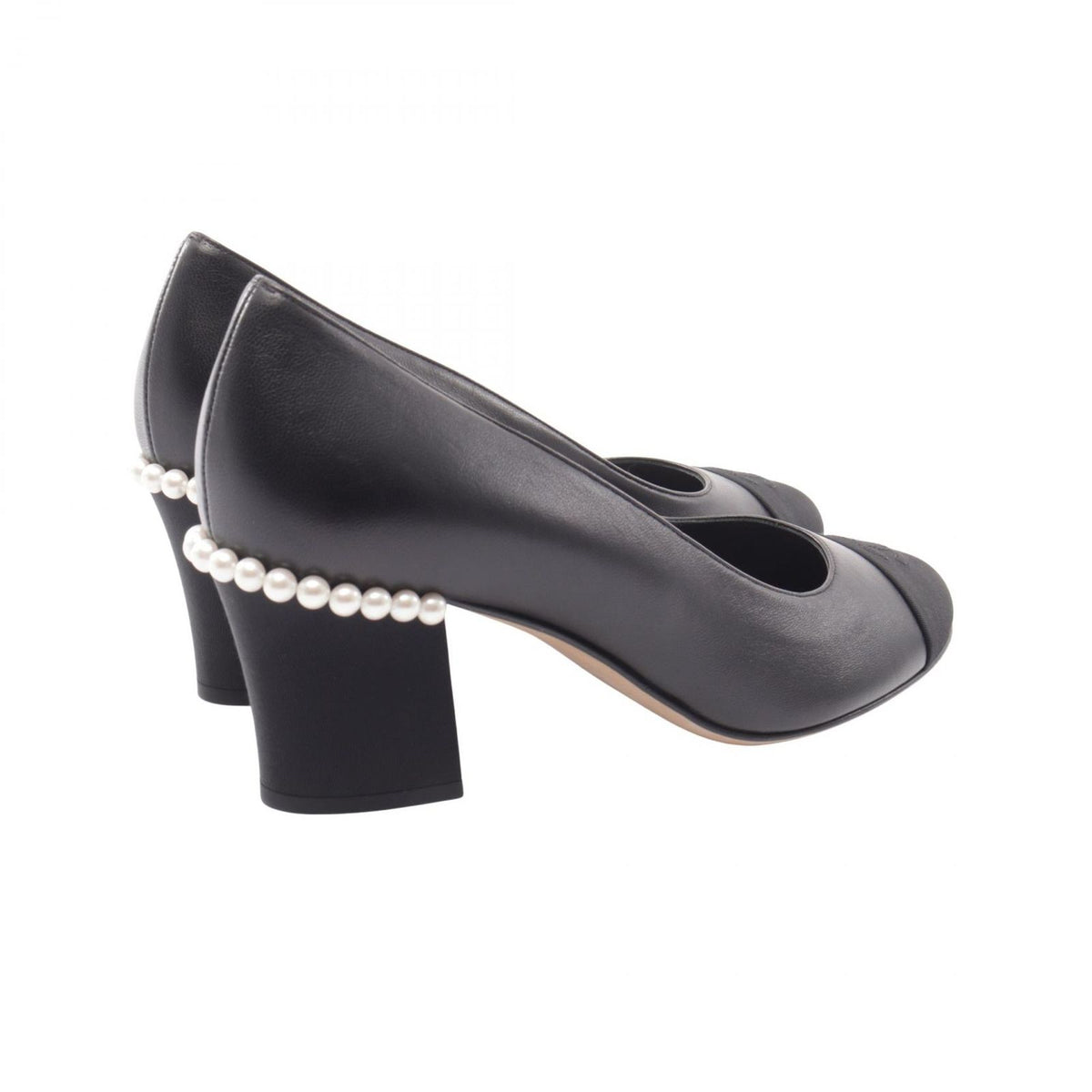 Chanel Pumps CC Logo Pearl Leather Heels — view 2