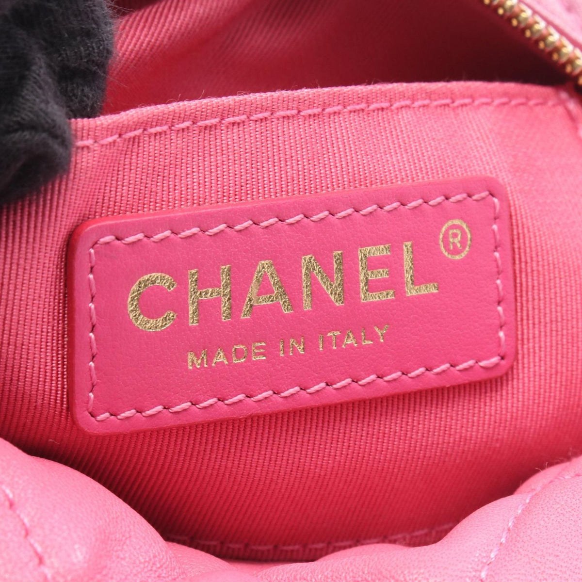 Chanel Shoulder Bag 19 Dixneuf Quilted Small Hobo 2-Way Pink Leather Chanel 19 — view 4