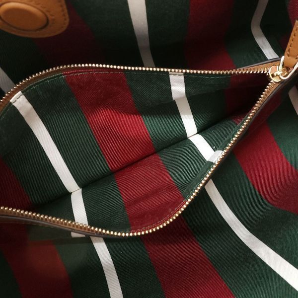 Gucci GG Emblem Medium Tote Bag — view 4