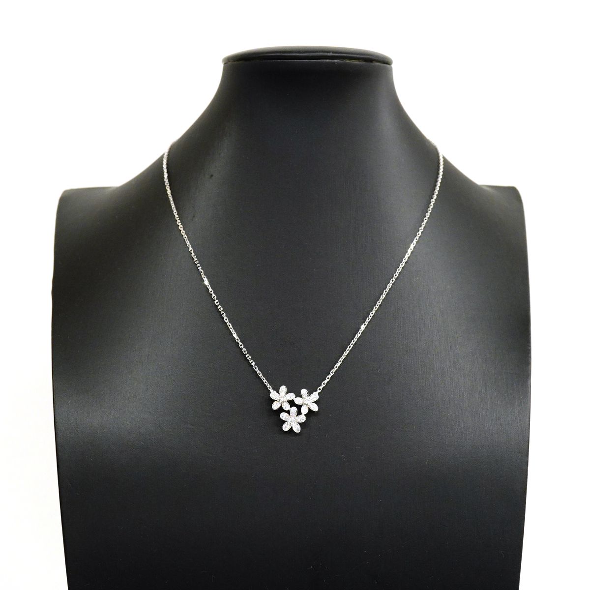 Van Cleef & Arpels Necklace Socrates 3 Flower 18k White Gold Diamond — view 6
