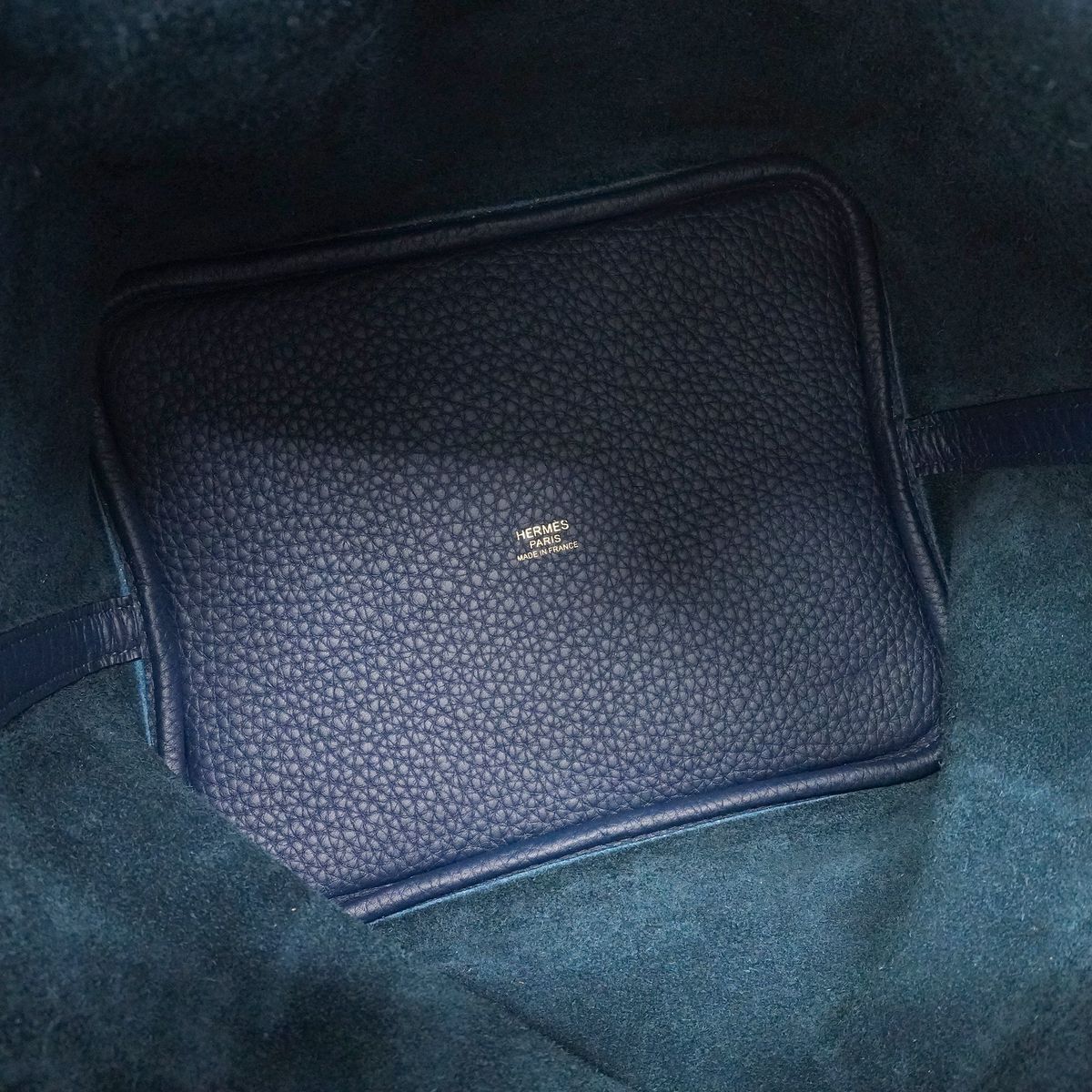 Hermes Handbag Picotin Lock MM Taurillon Clemence Blue Tie Gold — view 4