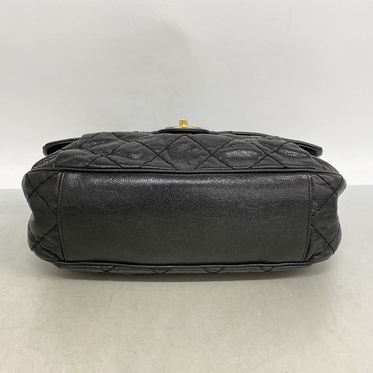 Chanel Shoulder Bag Quilted Caviar Leather Black Gold — view 3