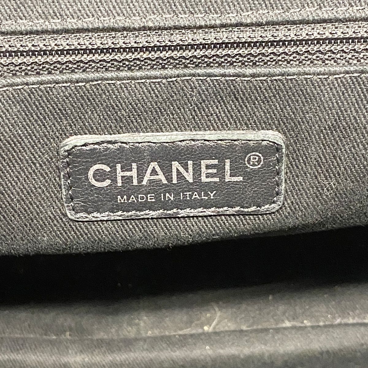 Chanel Shoulder Bag Quilted Caviar Leather Black Silver — view 5