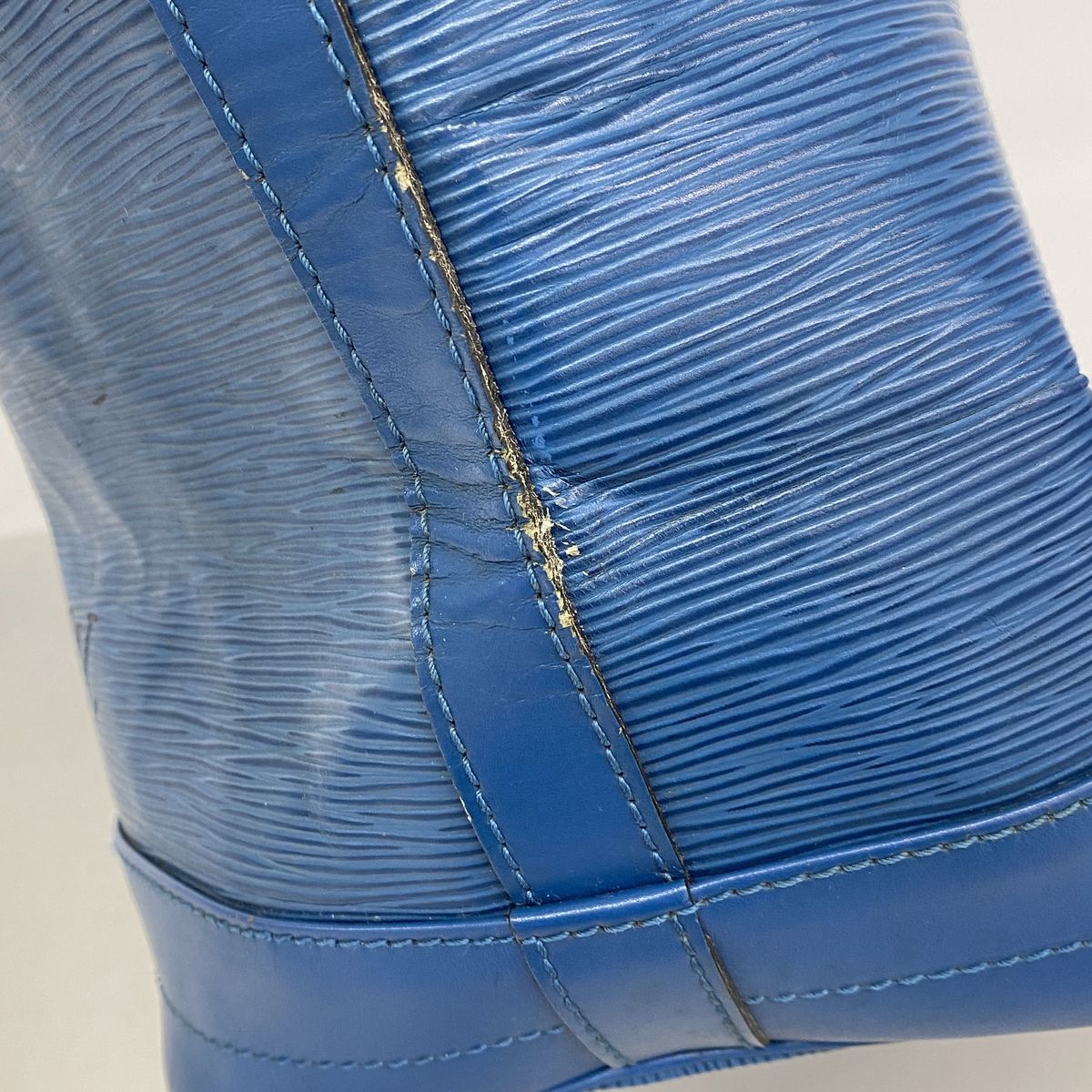 Louis Vuitton Shoulder Bag Epi Noe Toledo Blue — view 7