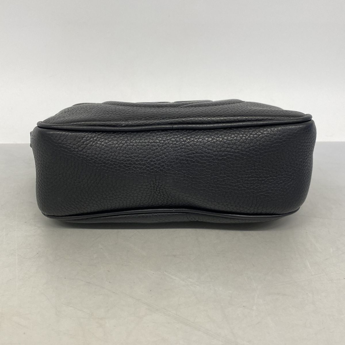 Gucci Shoulder Bag Soho Leather Black Champagne Gold — view 3
