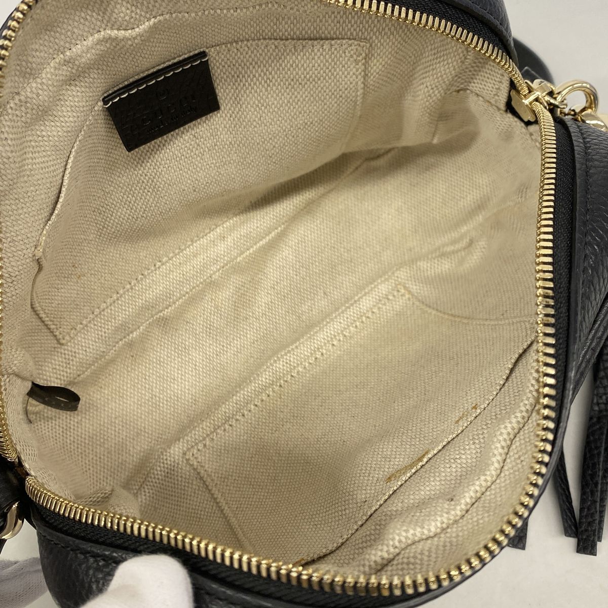 Gucci Shoulder Bag Soho Leather Black Champagne Gold — view 4