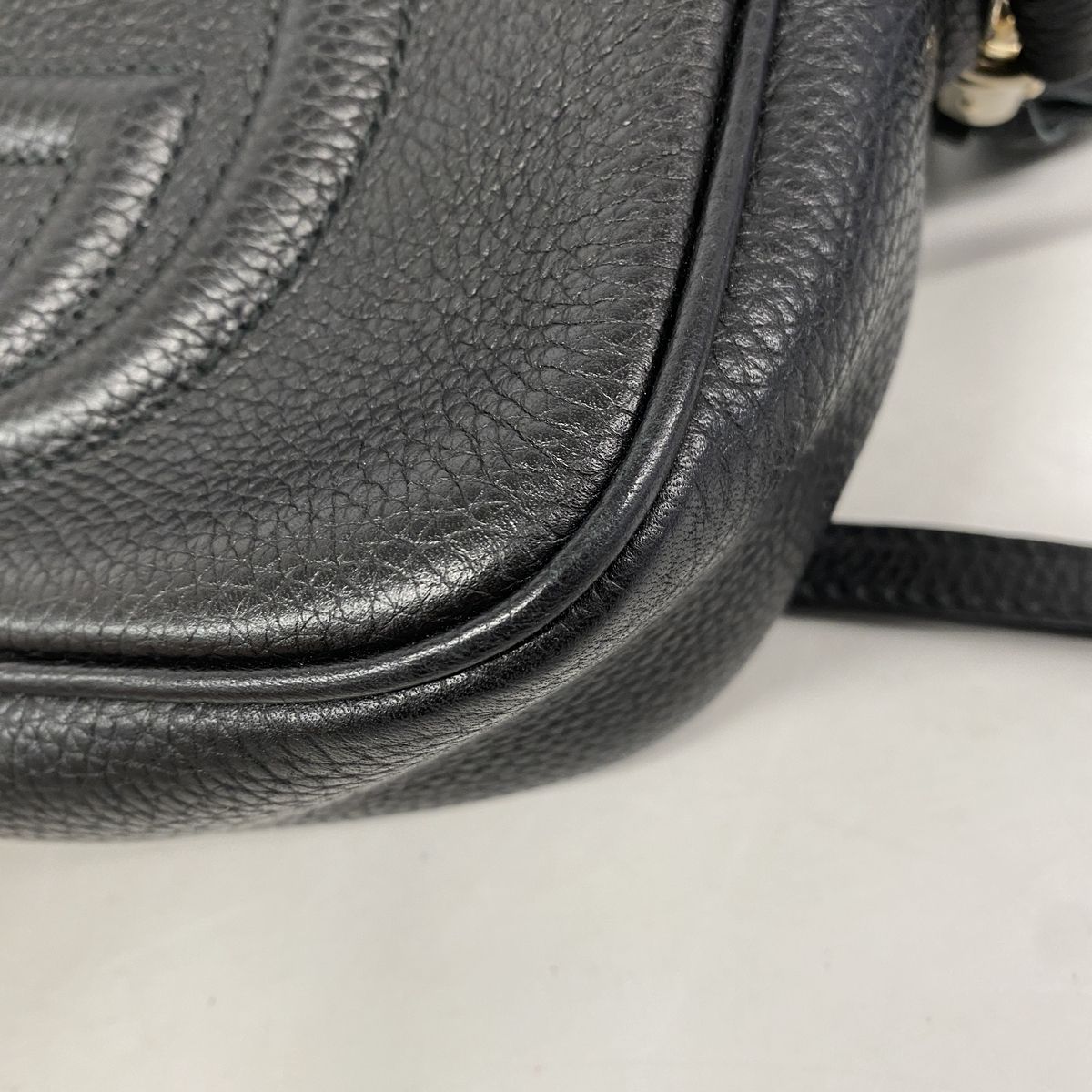 Gucci Shoulder Bag Soho Leather Black Champagne Gold — view 6