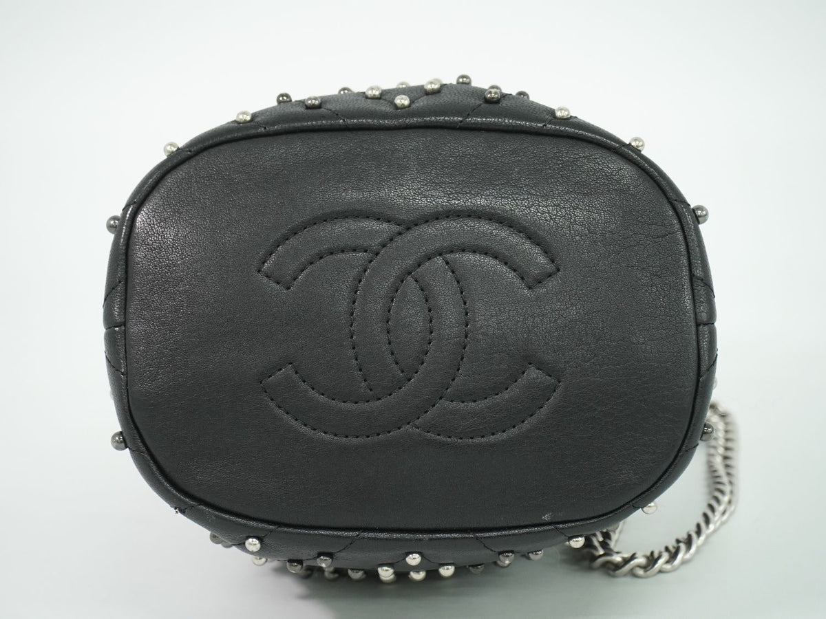 Chanel Studs V-stitch CC Logo Chain Drawstring Shoulder Bag Leather Black — view 3