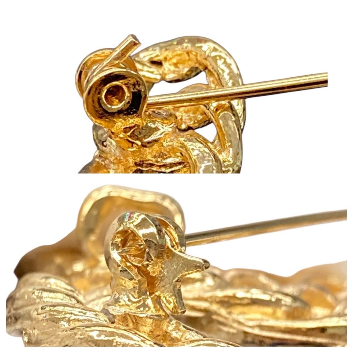 Chanel Vintage CC Logo Gold Plated Brooch Without Comment — view 4