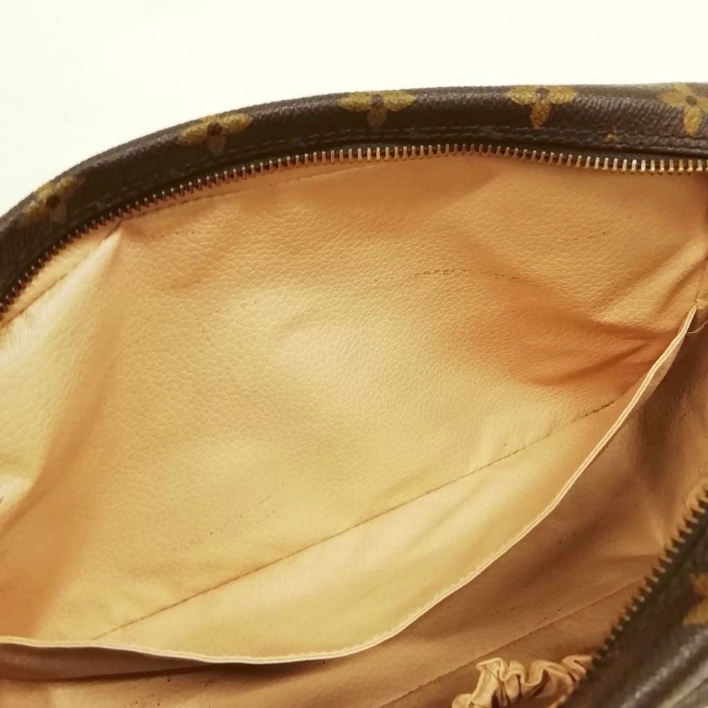 Louis Vuitton Trousse Toilette 27 Monogram Clutch — view 8