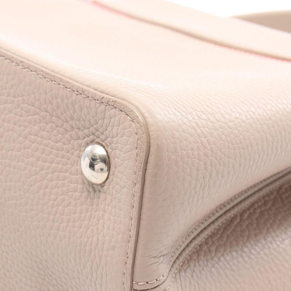 Louis Vuitton Handbag Capucines MM Beige — view 8