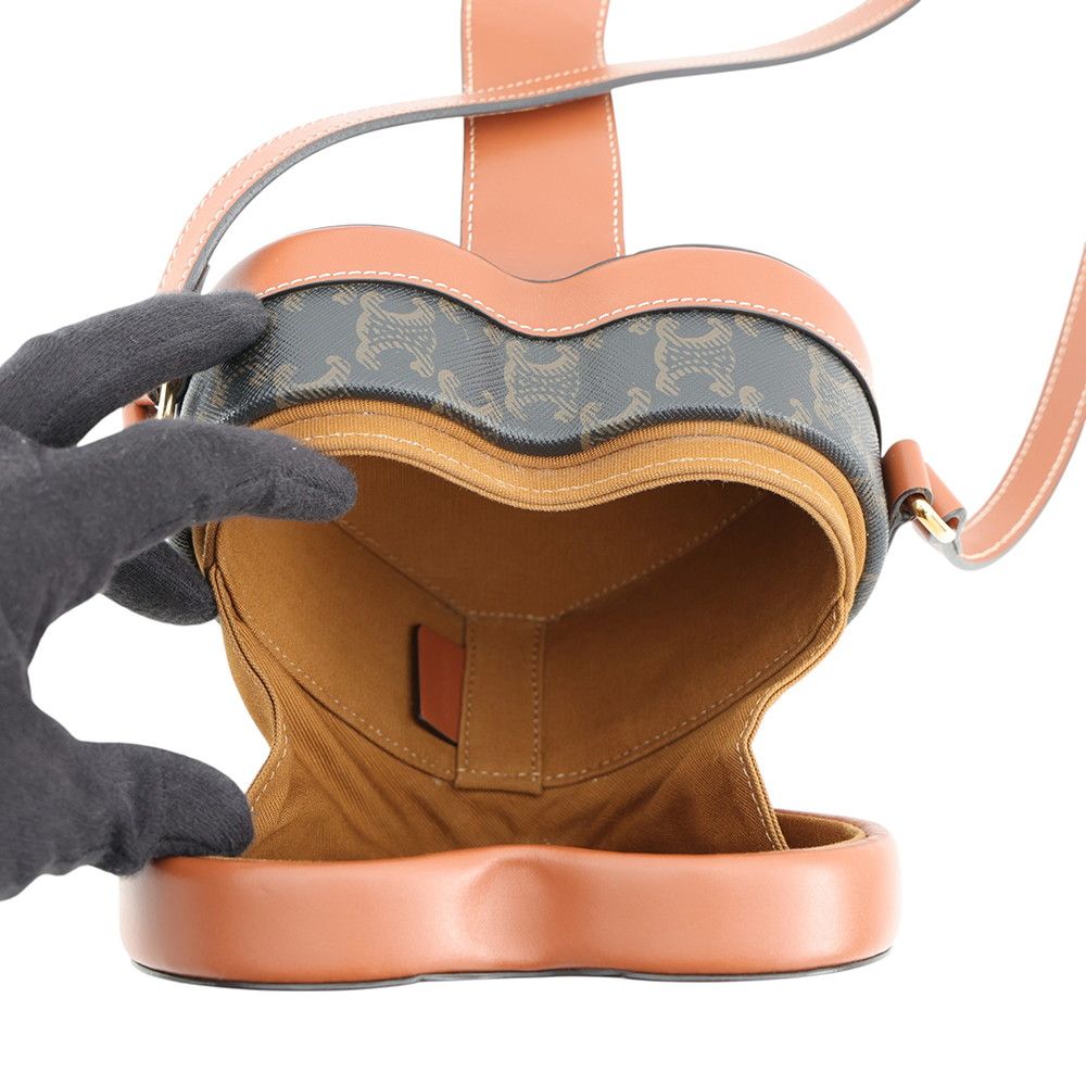Celine Shoulder Bag Triomphe Heart Leather — view 5