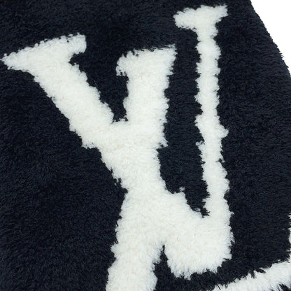 Louis Vuitton Scarf Comfy Wool Nylon LV Signature Reversible White Black — view 4