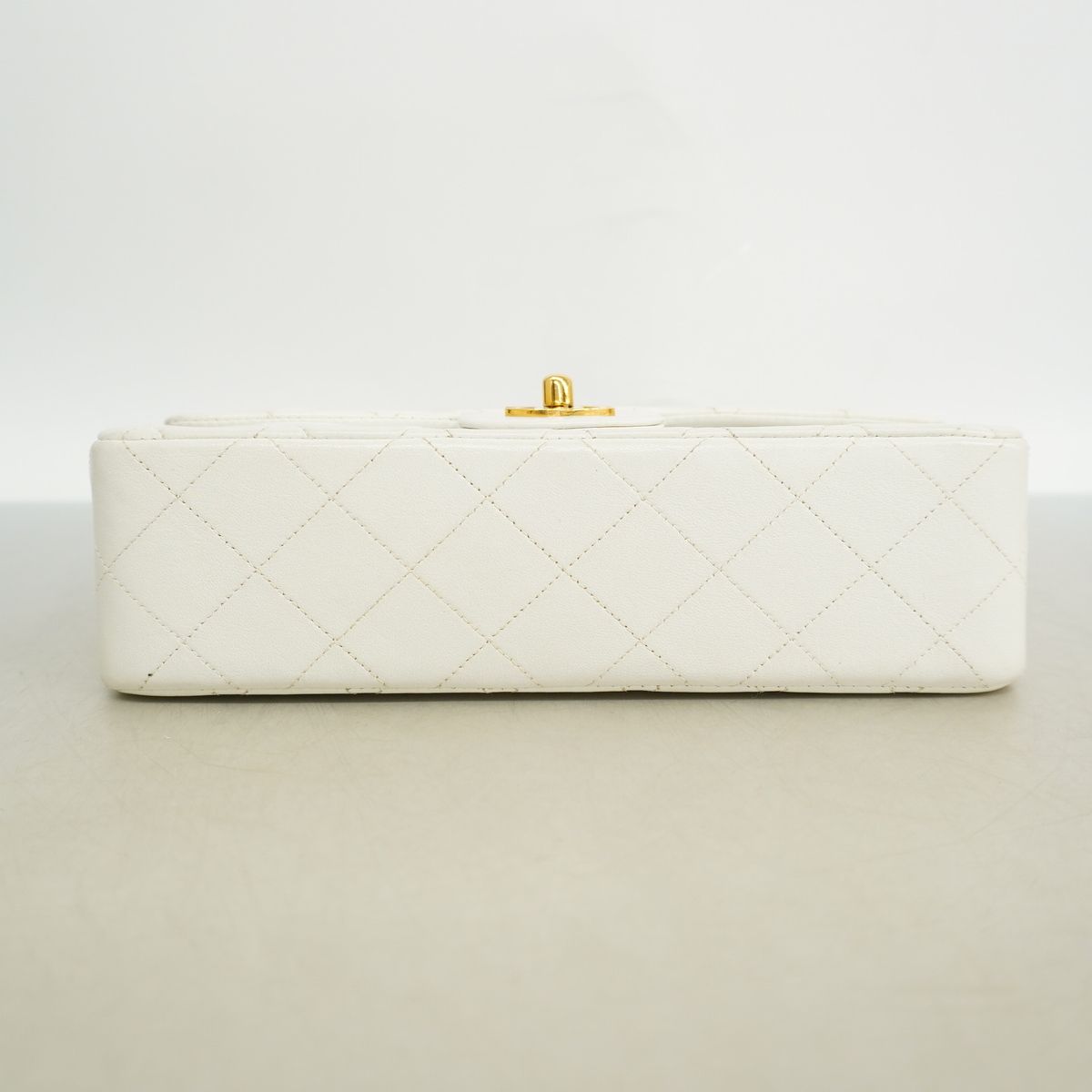 Chanel Shoulder Bag Quilted Lambskin White Gold — view 3