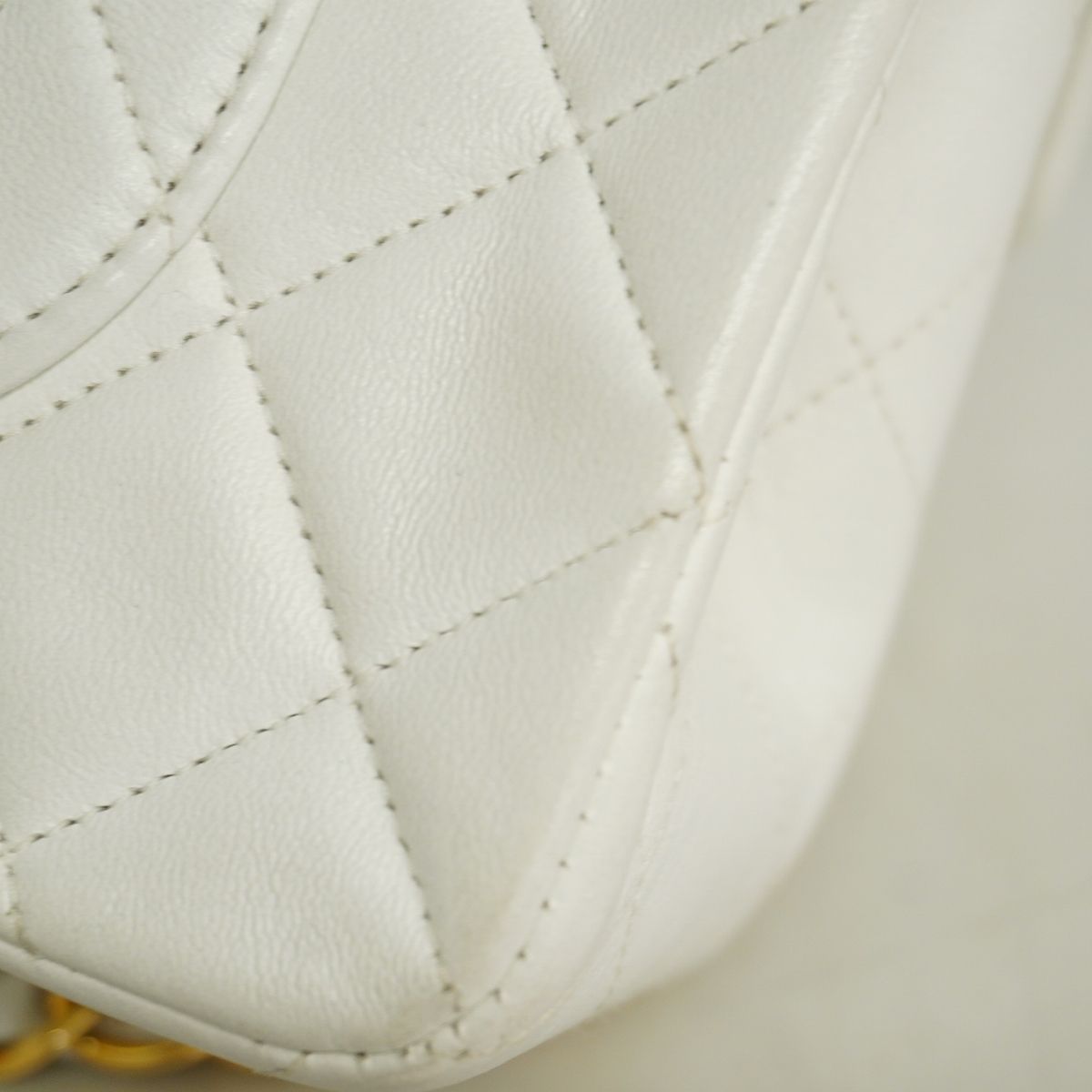 Chanel Shoulder Bag Quilted Lambskin White Gold — view 7