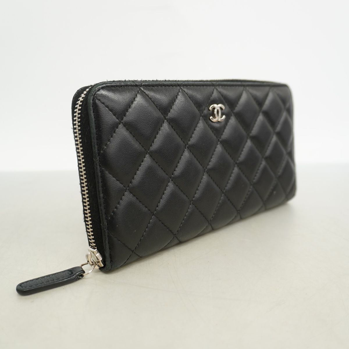 Chanel Wallet Quilted Lambskin Black Silver — view 2