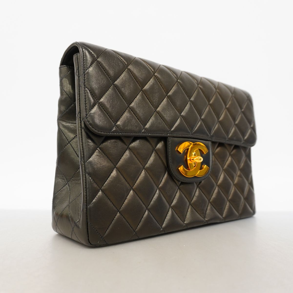 Chanel Shoulder Bag Maxi Quilted Lambskin Black Gold — view 2