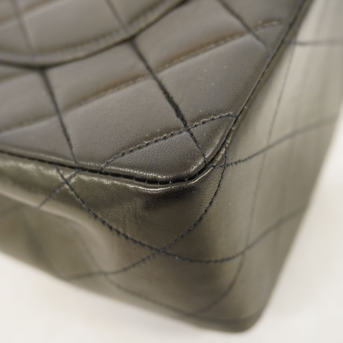 Chanel Shoulder Bag Maxi Quilted Lambskin Black Gold — view 7