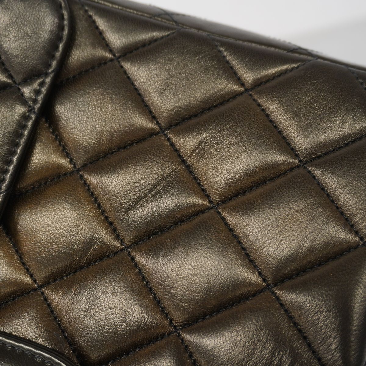 Chanel Shoulder Bag Maxi Quilted Lambskin Black Gold — view 6