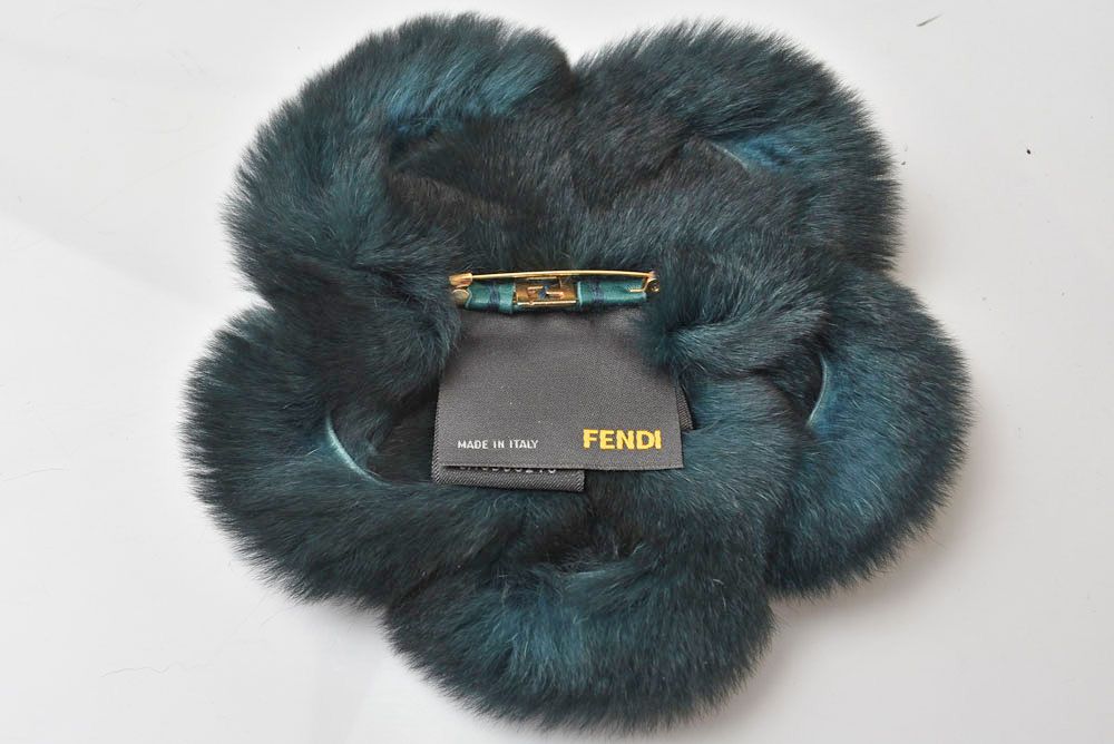 Fendi Brooch Flower Motif Fur Corsage Deep Green — view 2
