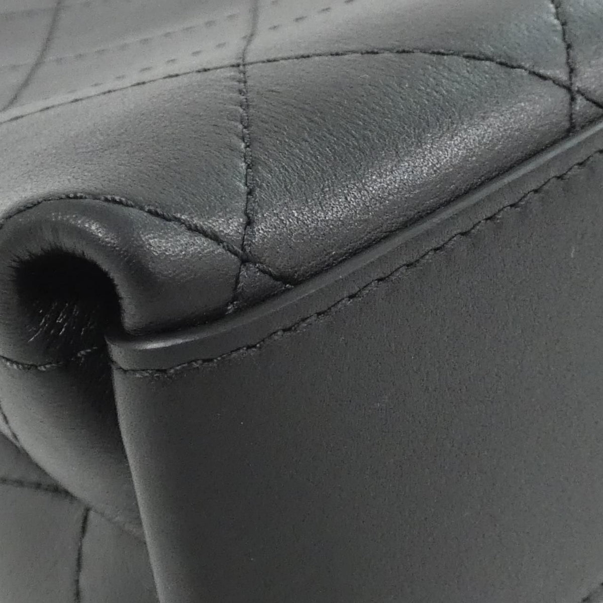 Chanel Bag Handbag Black — view 3
