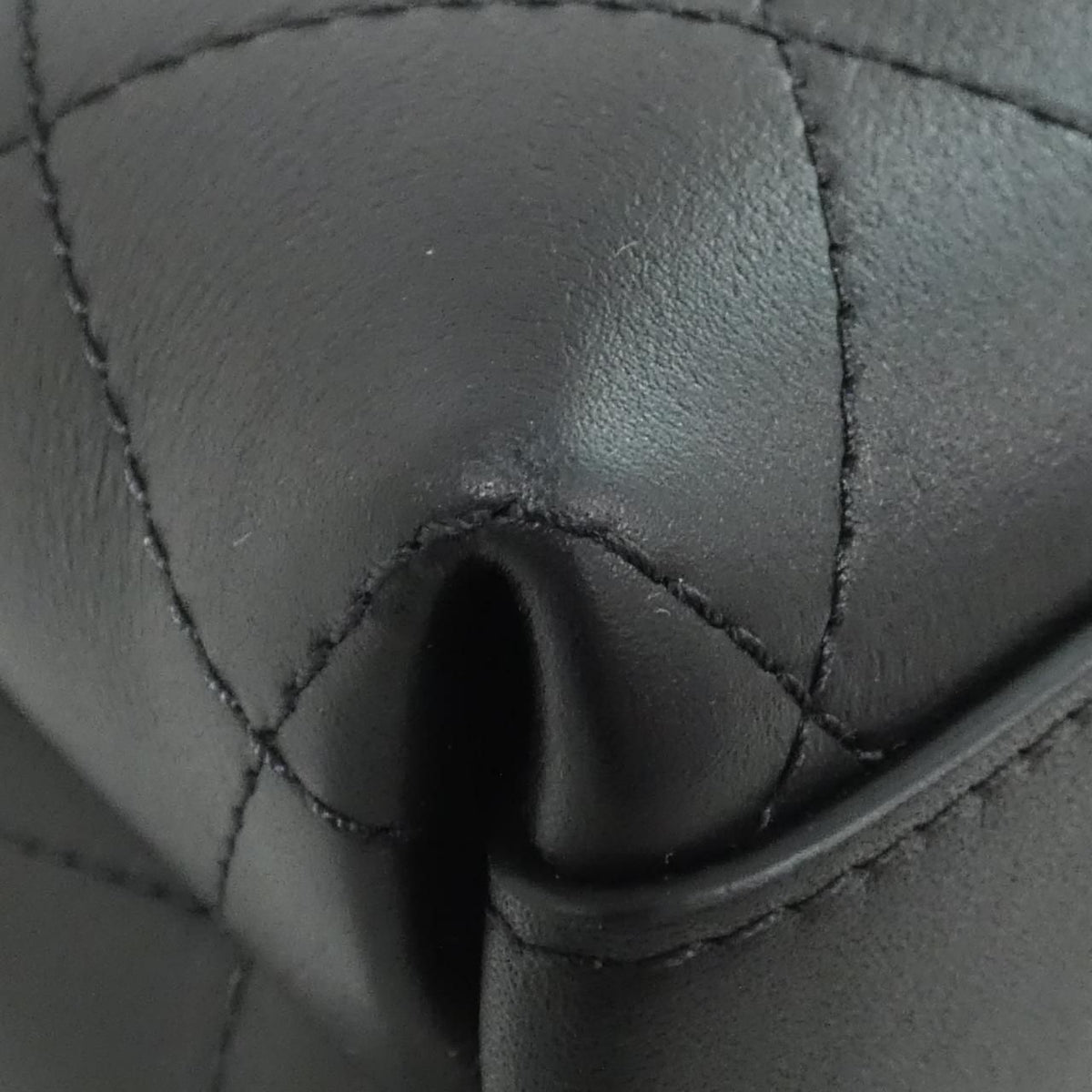 Chanel Bag Handbag Black — view 2