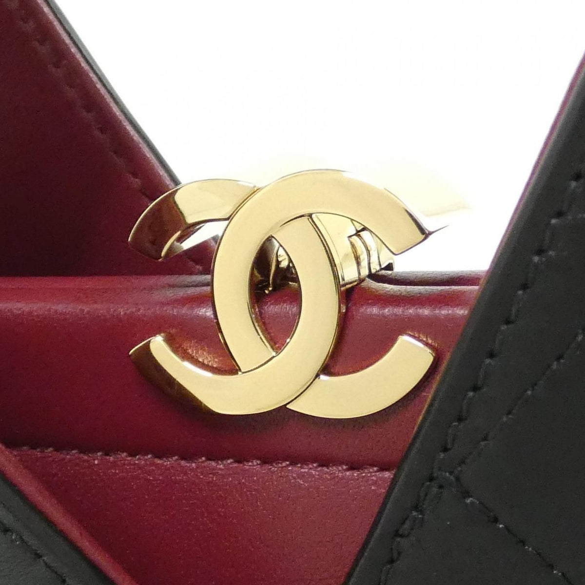 Chanel Bag Handbag Black — view 4