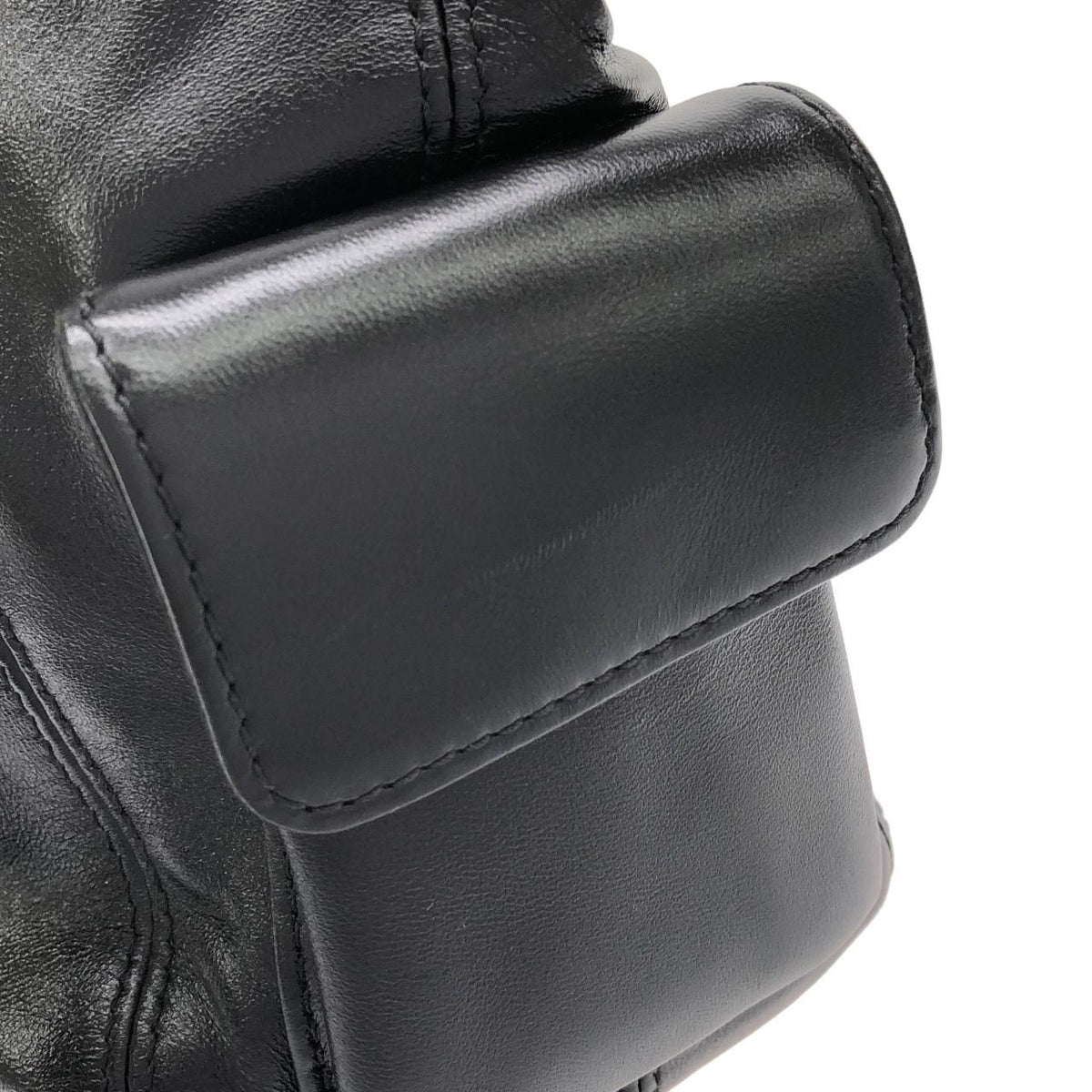 Louis Vuitton LV Vibe Carryall Cargo Shoulder Bag — view 4