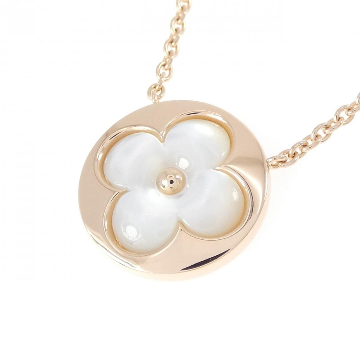 Louis Vuitton Pendentif Monogram Saint Nacre Necklace — view 3